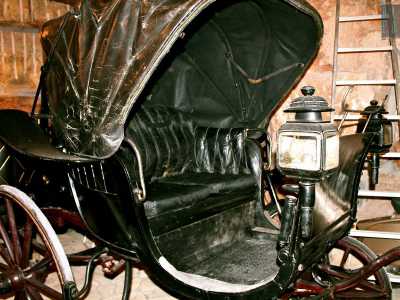 La carrozza pi� umile e trasandata del medico di paese
